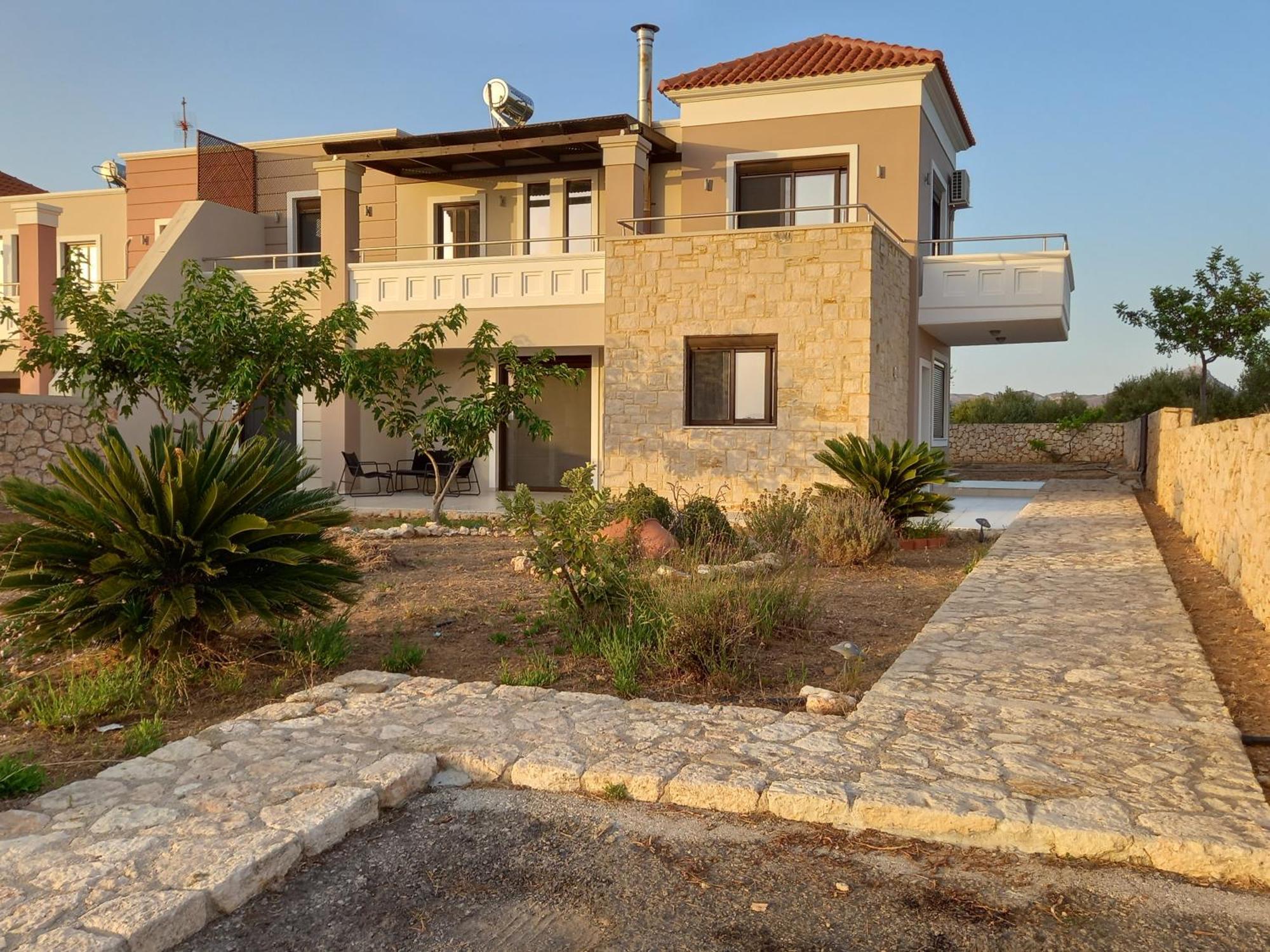 Harmony Deluxe Villa With Sea Mountain View Kambánion Exterior photo